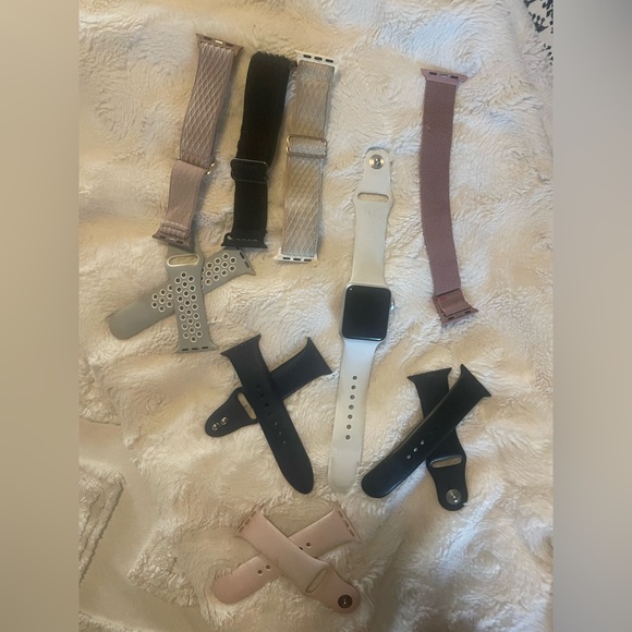 Apple Watch Series 3 - Picture 1 of 1